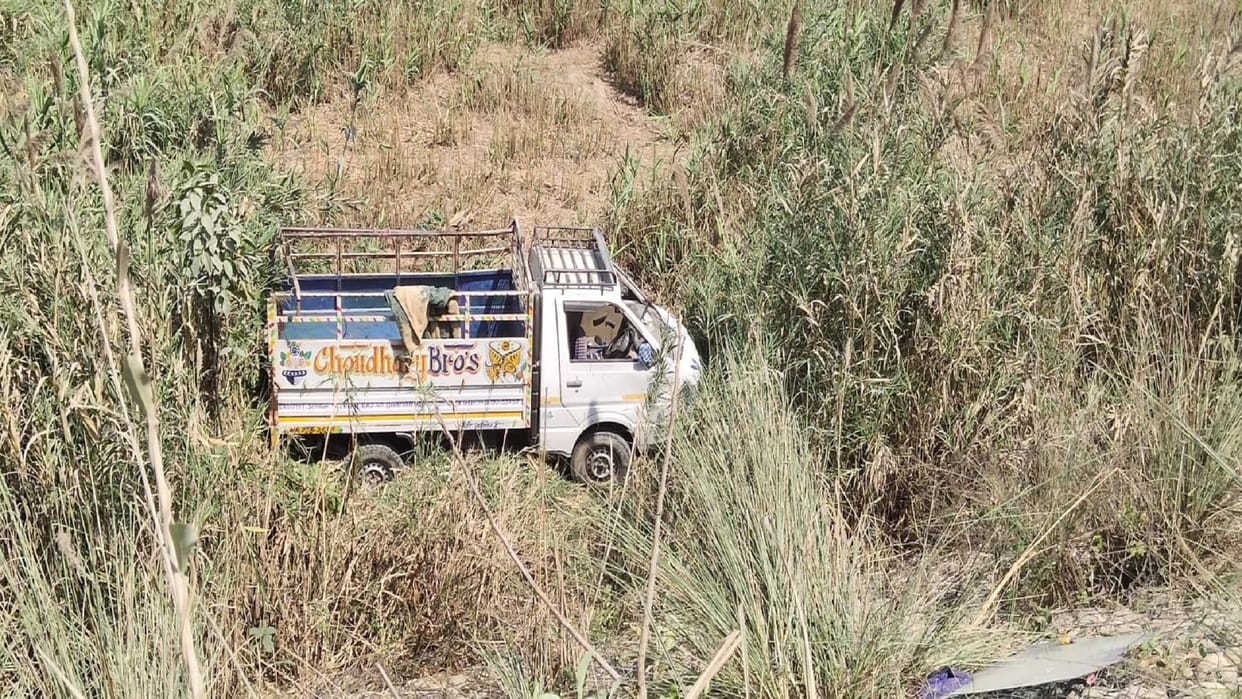 Uncontrollable vehicle overturned in Himachal Pradesh Una