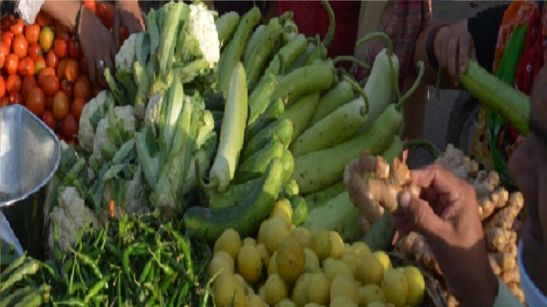 Lemon onion garlic theft in Shahjahanpur