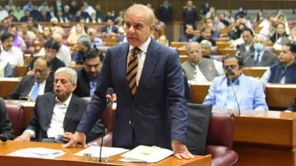 No less challenges of PM Shahbaz: A mountain of economic difficulties is standing in Pakistan, seems to be on the path to Sri Lanka