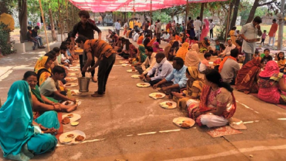 Sehore: The nine-day divine yagya concluded on Ramnavami, thousands of devotees accepted Prasad in Bhandara