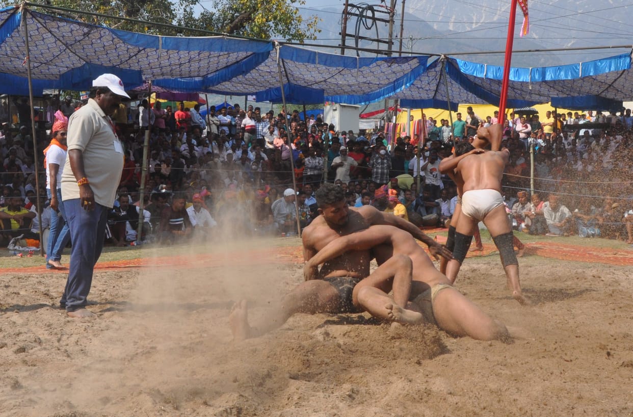 Bhupinder won the big Mali in Dhummushah Mela
