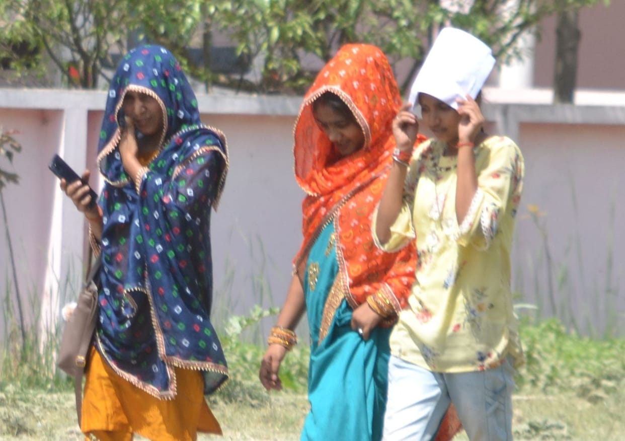Kanpur dehat : Mercury reached 41.5 degrees, scorching sun, hot air made it miserable