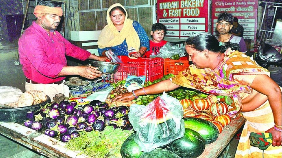 vegetables prices hike household budget deteriorating due to rising inflation