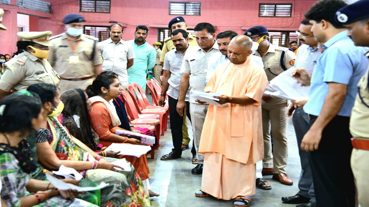 Chief Minister Yogi Adityanath organized Janata Darbar in Gorakhpur on day of Ram Navami