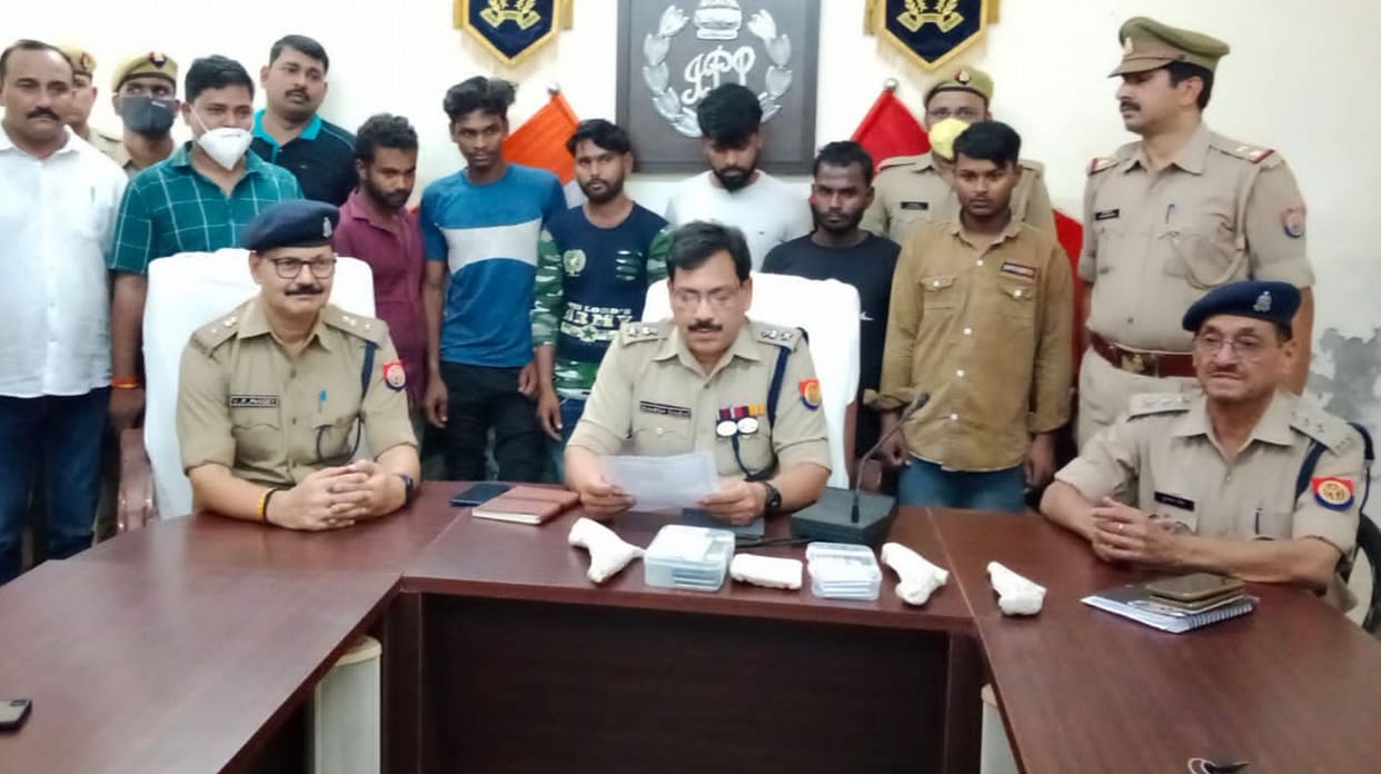 Six inter-district robbers arrested in police encounter