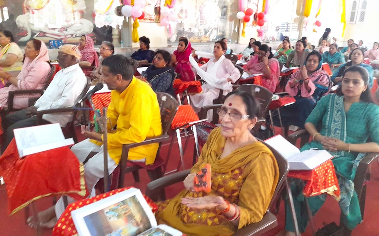 Devotees gathered in temples on Ramnavami