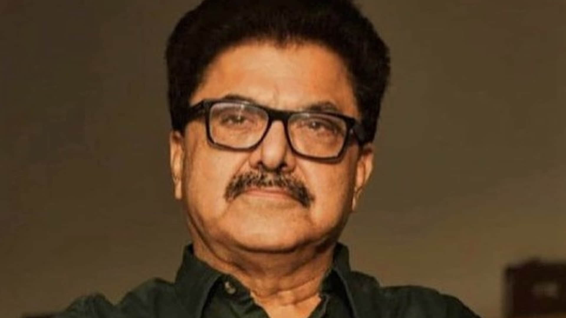 Bollywood pays tribute to Actor and ScreenWriter Shiv Kumar Subramaniam
