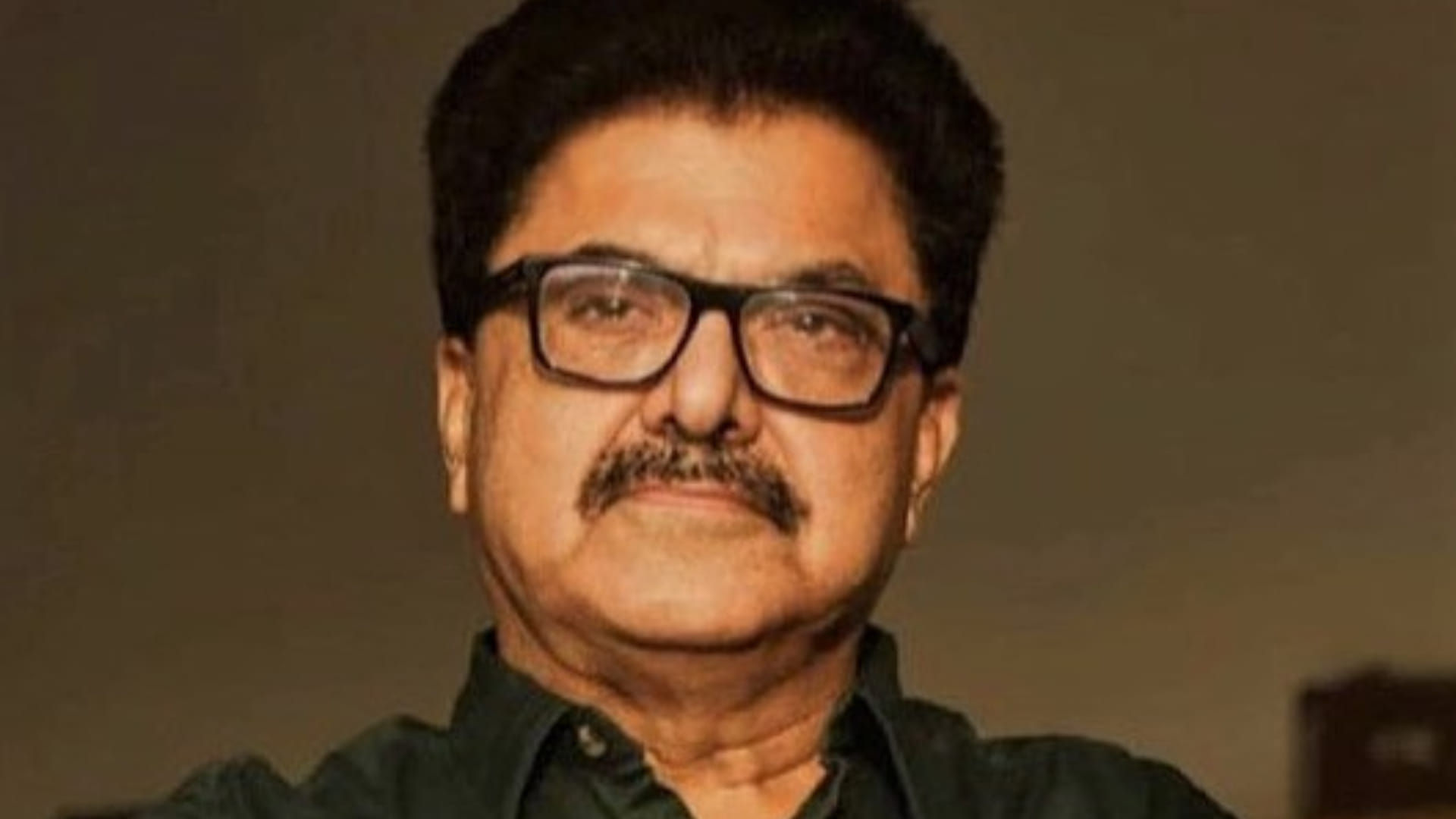 Bollywood pays tribute to Actor and ScreenWriter Shiv Kumar Subramaniam