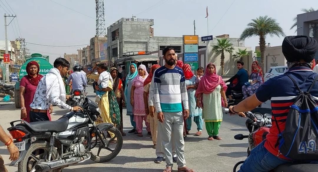 Tubewell closed for three months, if water is not found, then Begu road is interrupted