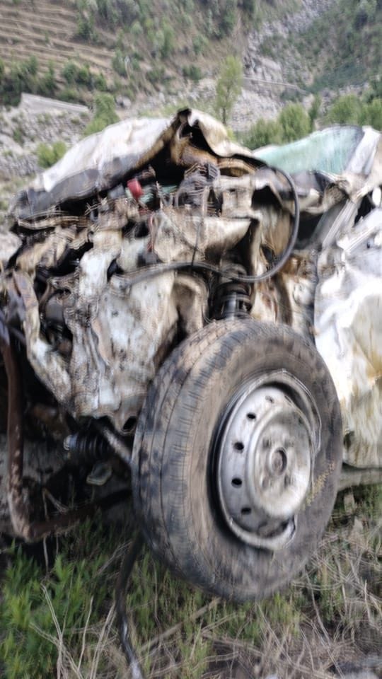 Car fell into deep gorge, youth died
