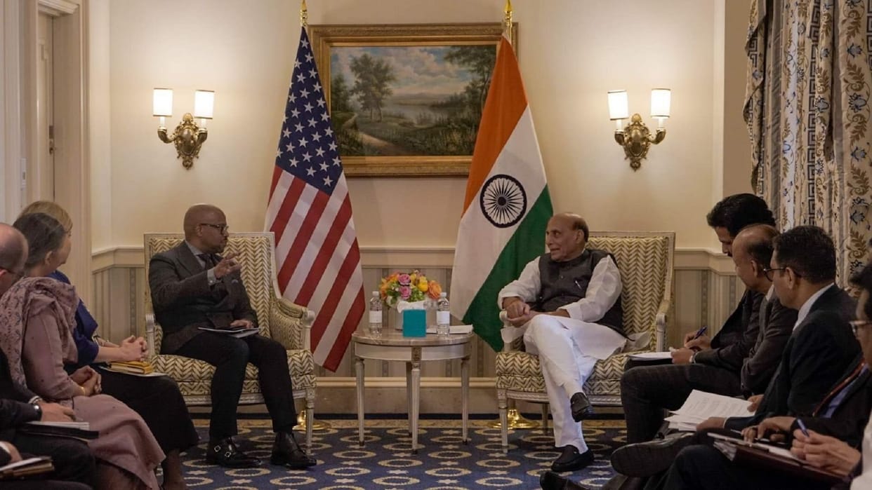 America: Defense Minister Rajnath Singh meets the heads of Boeing and Raytheon, calls for making Make in India towards Make for the world