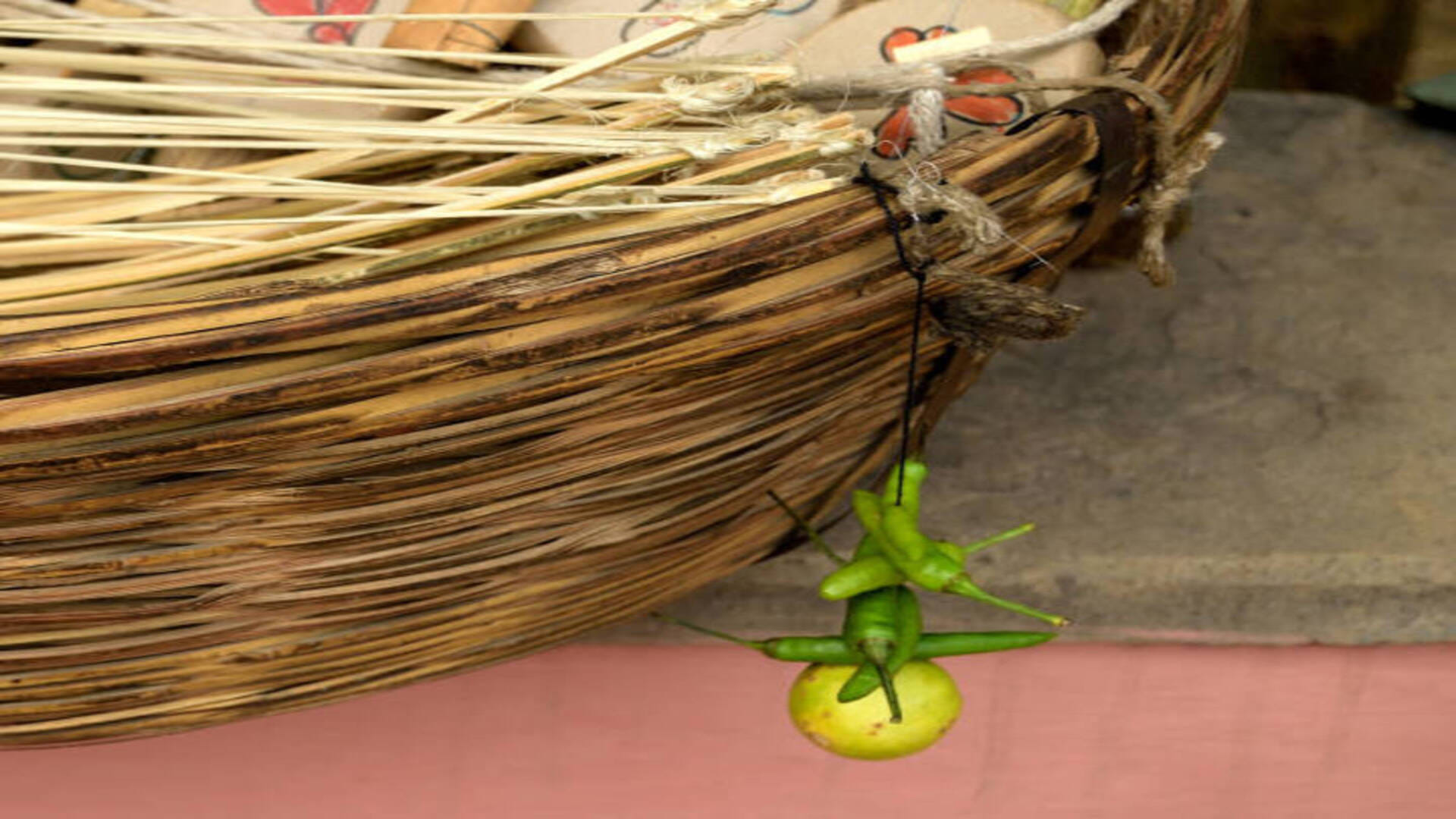 how to avoid evil eye Buri Nazar Ko Utarne Ke Upay in hindi