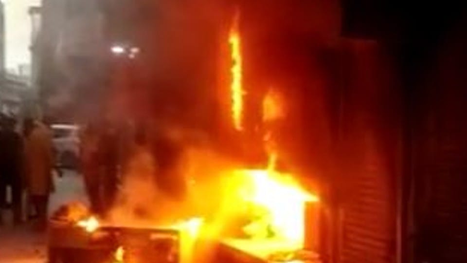 Massive fire broken out in kushinagar