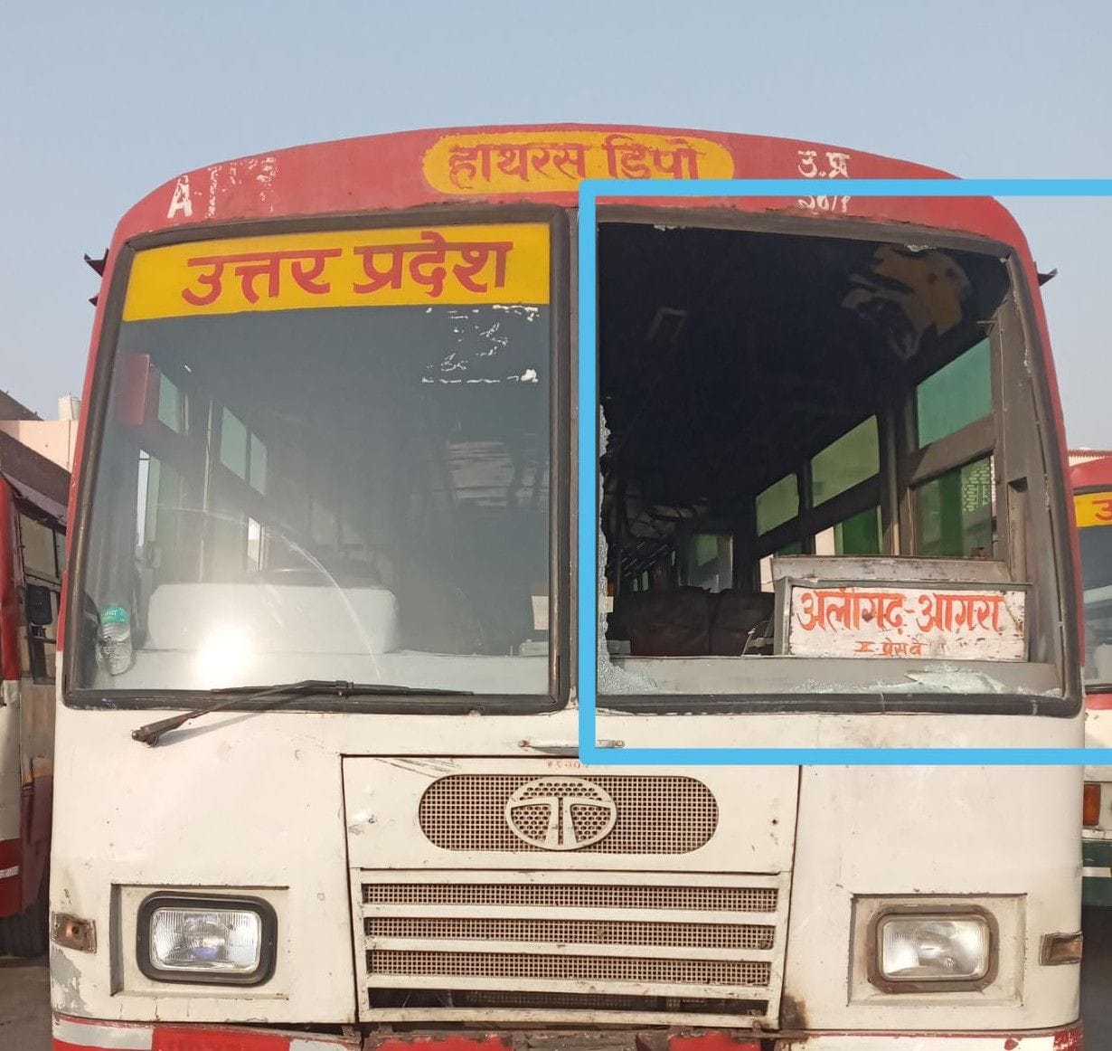 Hathras: Passengers are being forced to travel by Khatara buses