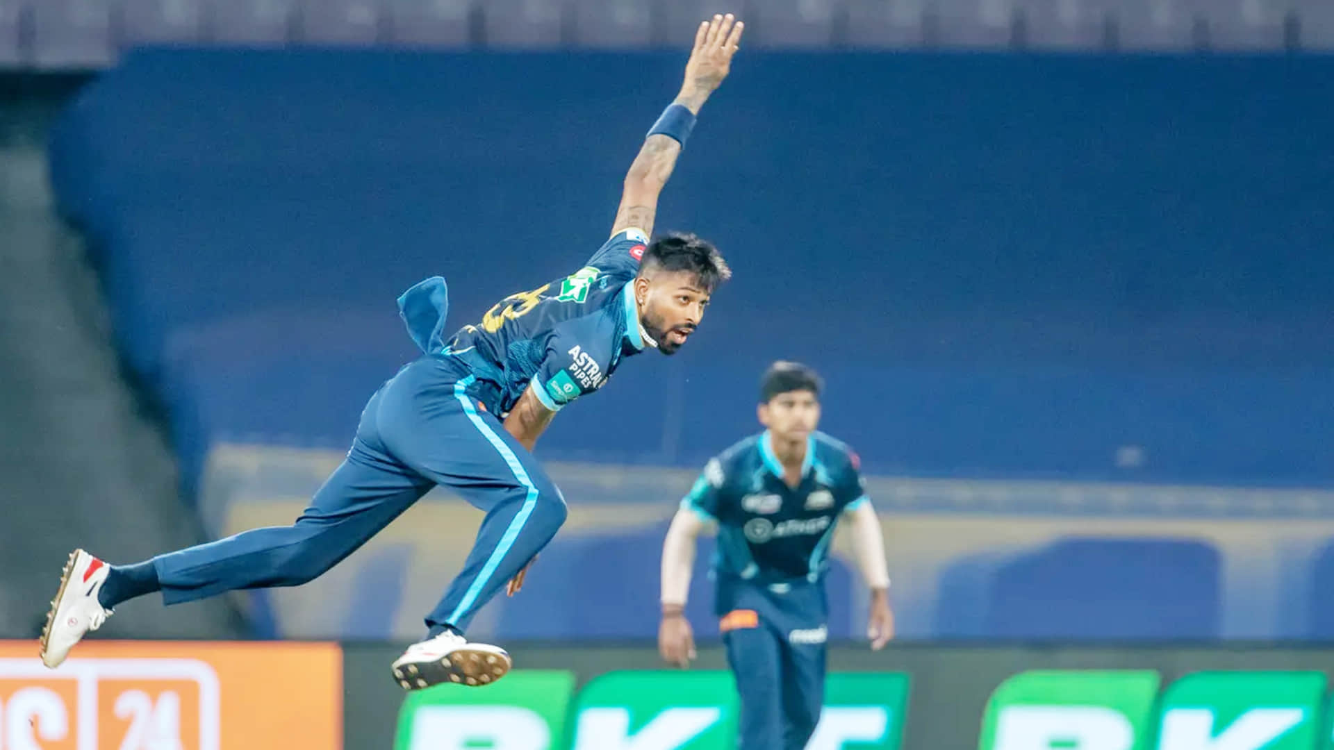 T-20 World Cup: Which Indian pacers will play in T20 World Cup 2022 in Australia, competition between these eight fast bowlers Hardik Pandya, Bhuvneshwar Kumar, Harshal Patel, T Natarajan, Deepak Chahar