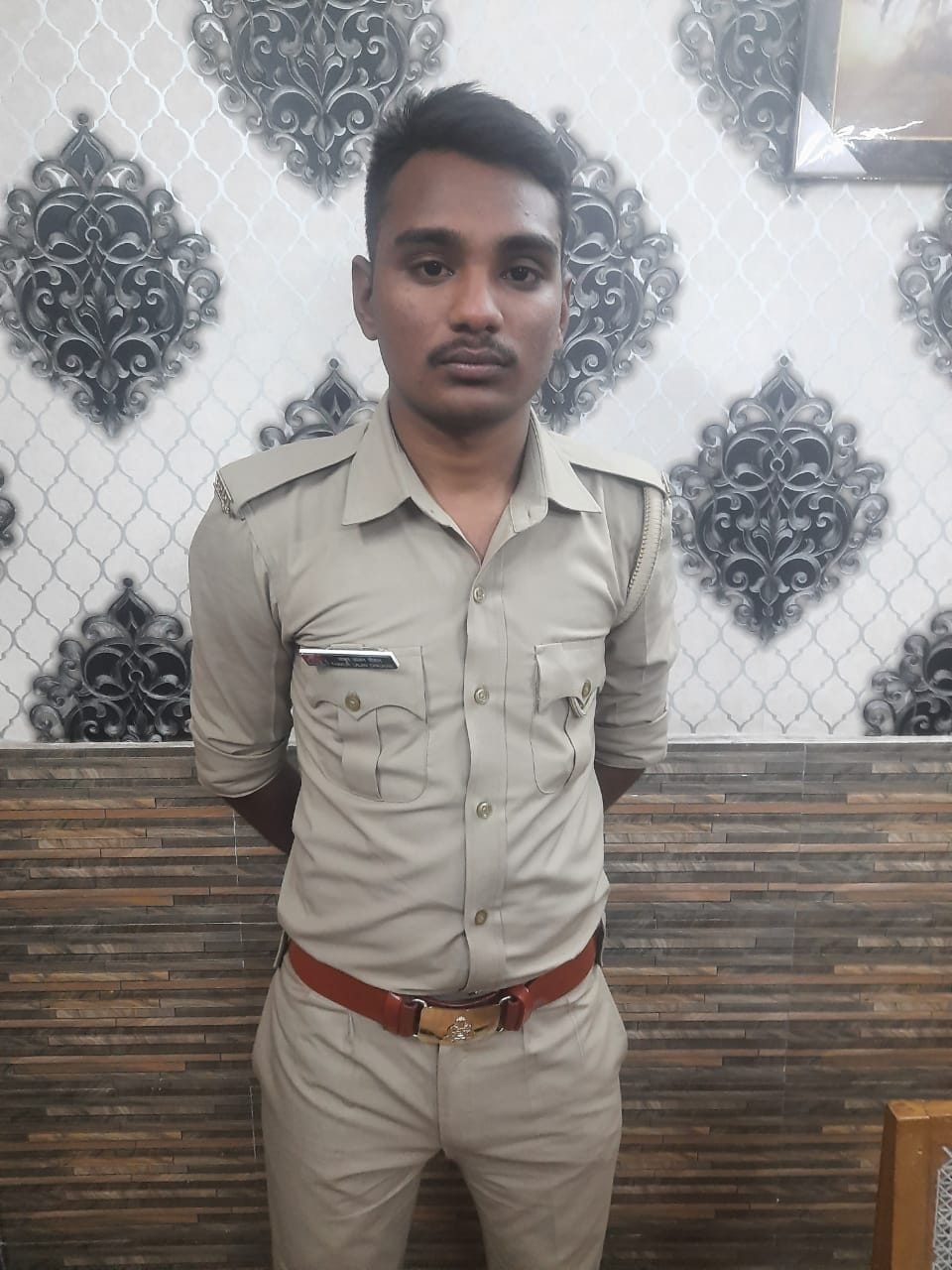 Fake soldier made to extort, arrested