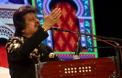 Rudraksh of Kashi in Pankaj Udhas's Sham-e-Banaras