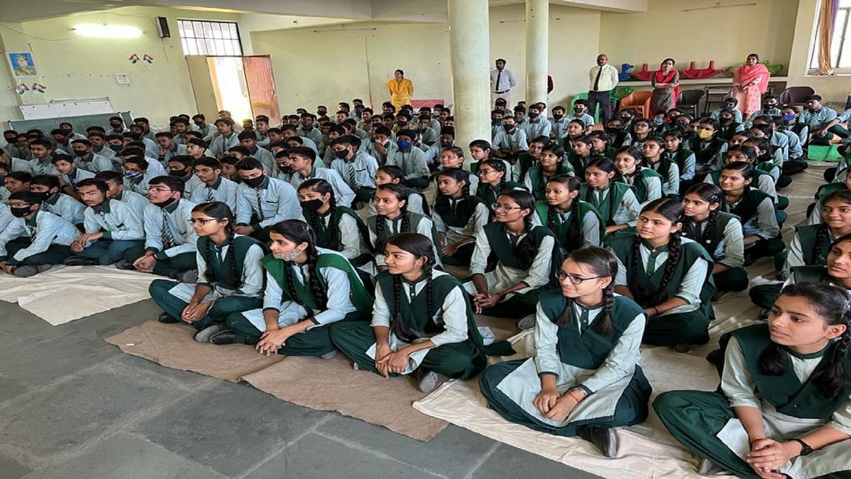 Police Ki PathShala : Do not be afraid of difficulties, students should compete