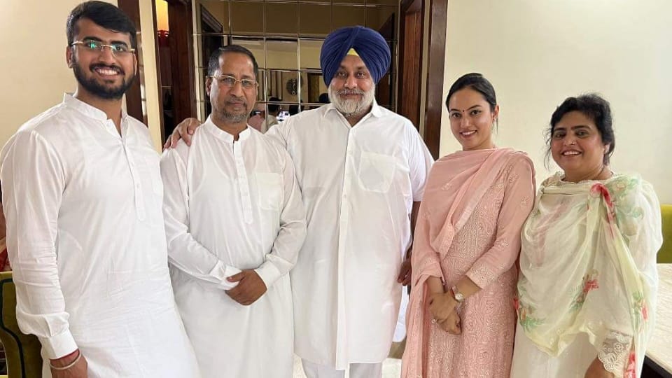 Akali dal President Sukhbir Badal comment on congress leader Sunil Jakhar