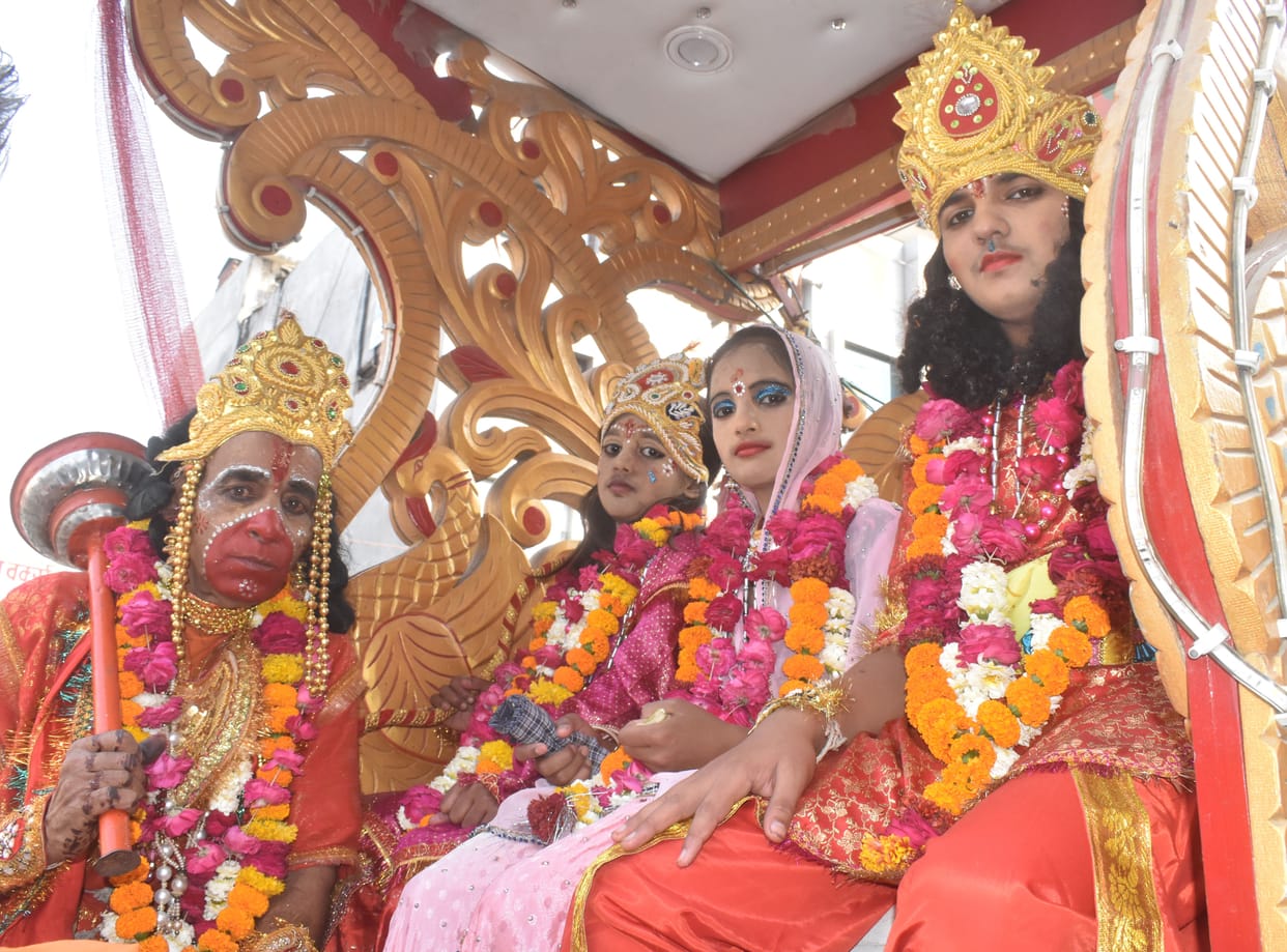 people in shobhayatra