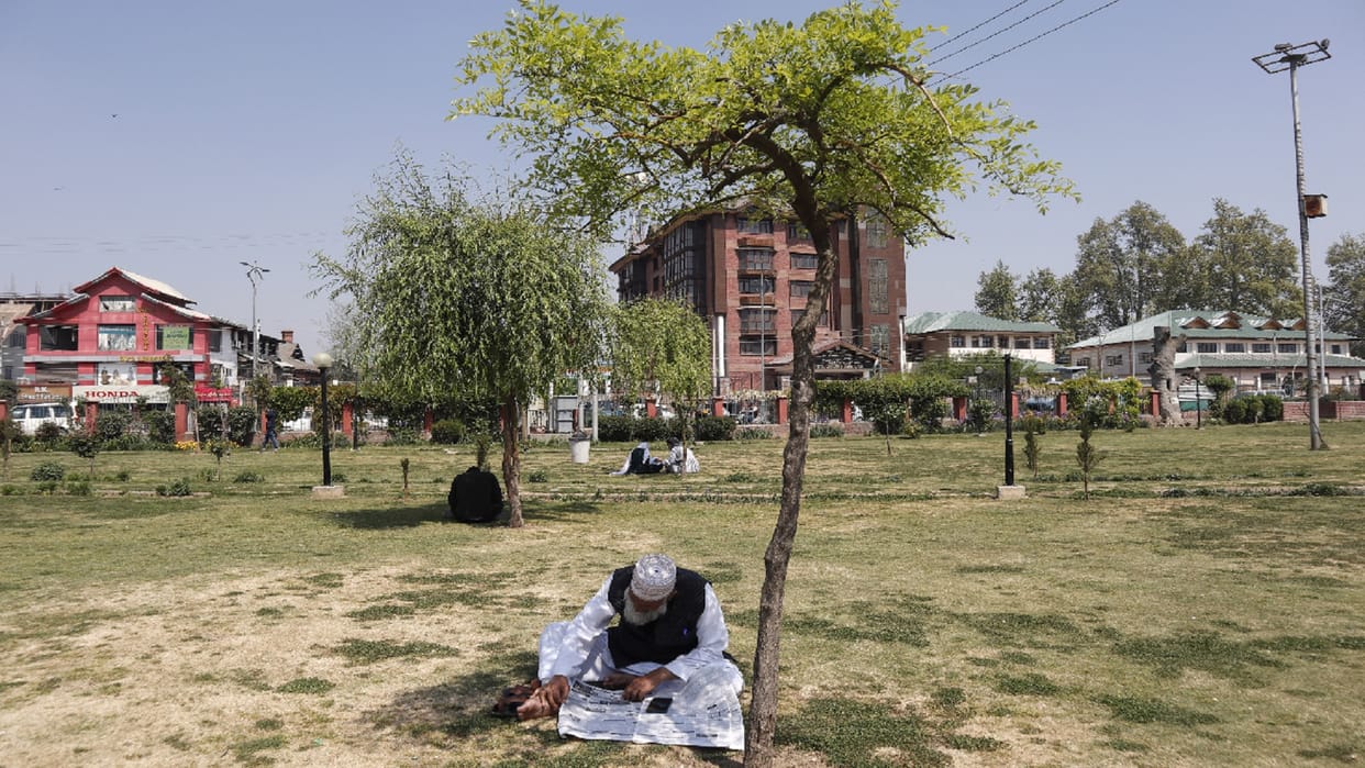Weather Update Jammu Kashmir: Heat breaks records in Pahalgam and Banihal