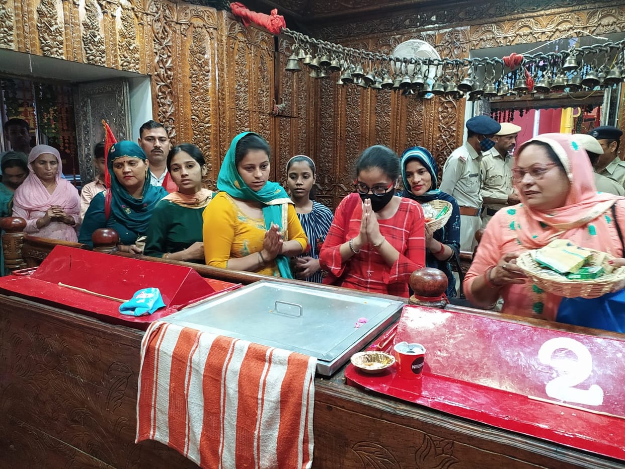 7500 devotees reached Bala Sundari temple on Dashami