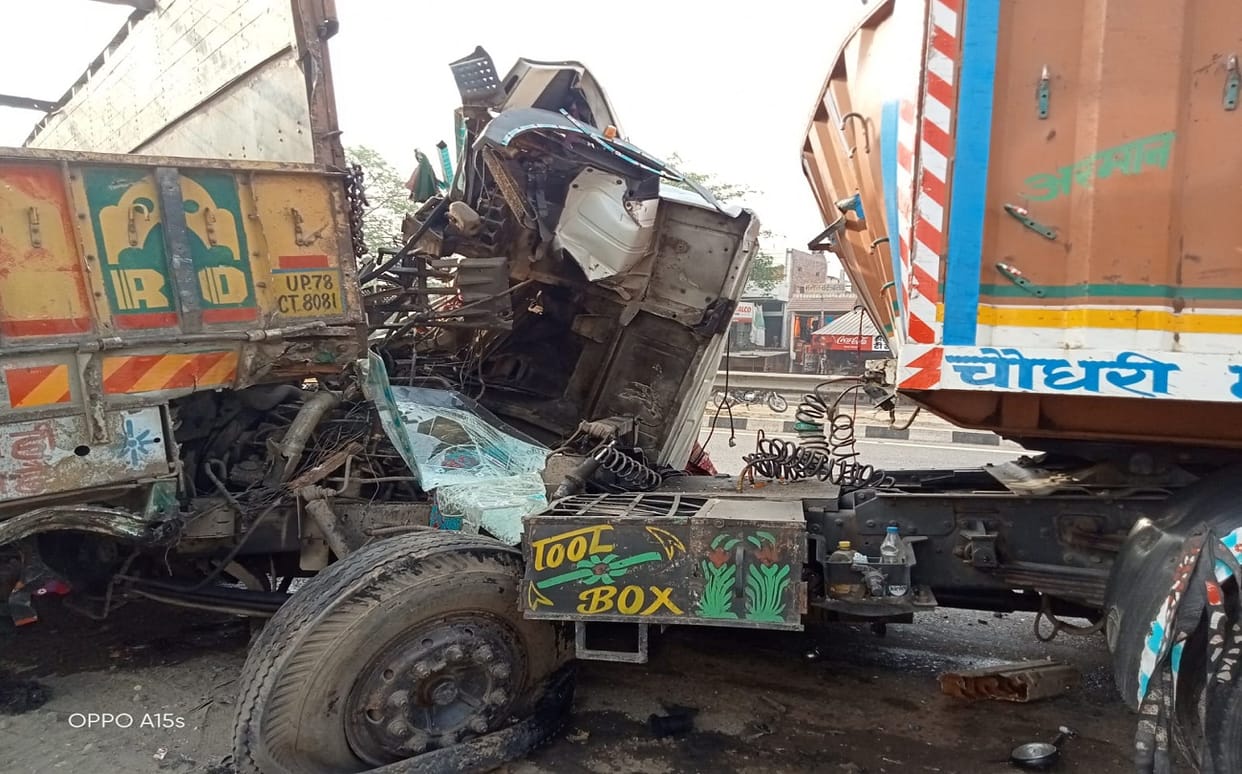 Road accident in Varanasi driver and khalasi injured after truck collided with parked trailor on national highway