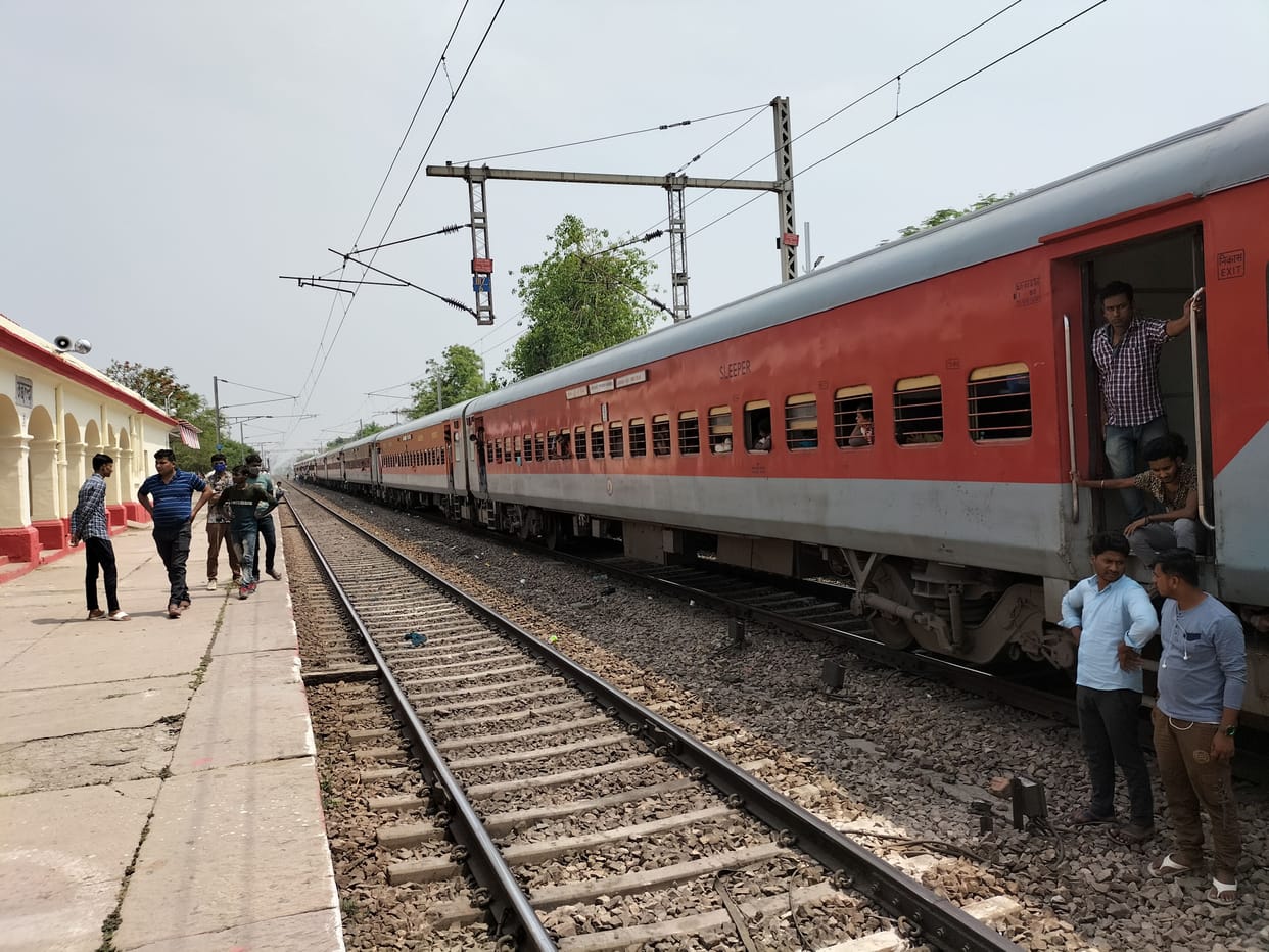 Nandan Kanan Express halted for an hour due to engine failure