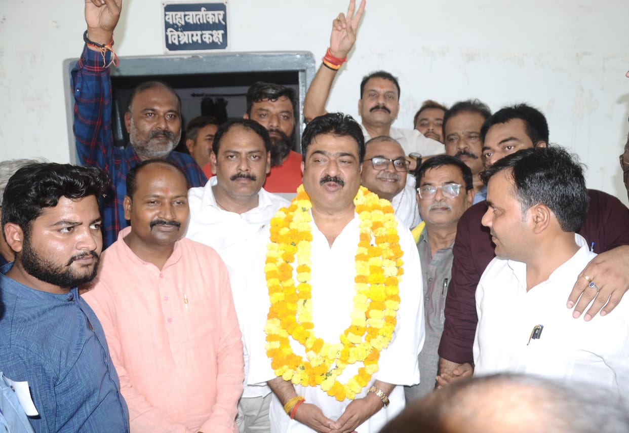 Raja Bhaiya shines, Akshay Pratap of Jansatta Dal wins in MLC seat