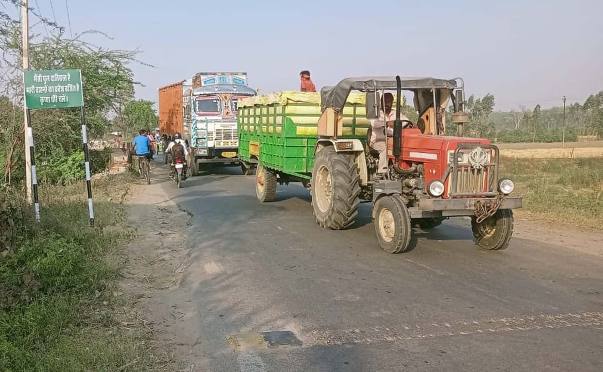 Bhainsi Bridge: Ban on paper, heavy vehicles running in reality