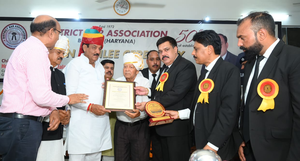 Advocates provide right direction to the society : Chautala