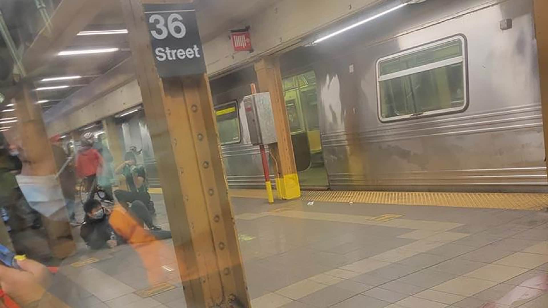 Commuters Shot on Brooklyn Subway by Man in Gas Mask Who Threw Smoke Grenade, know all updates