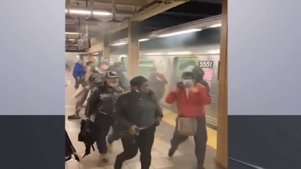 Commuters Shot on Brooklyn Subway by Man in Gas Mask Who Threw Smoke Grenade, know all updates