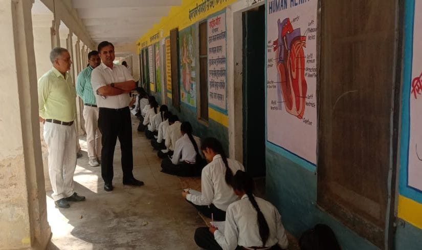 Caught 9 fake candidates giving exam instead of others, three supervisors relieved