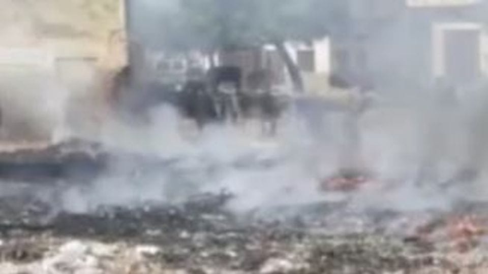 Garbage being burnt in Taj Tripizium Zone Agra