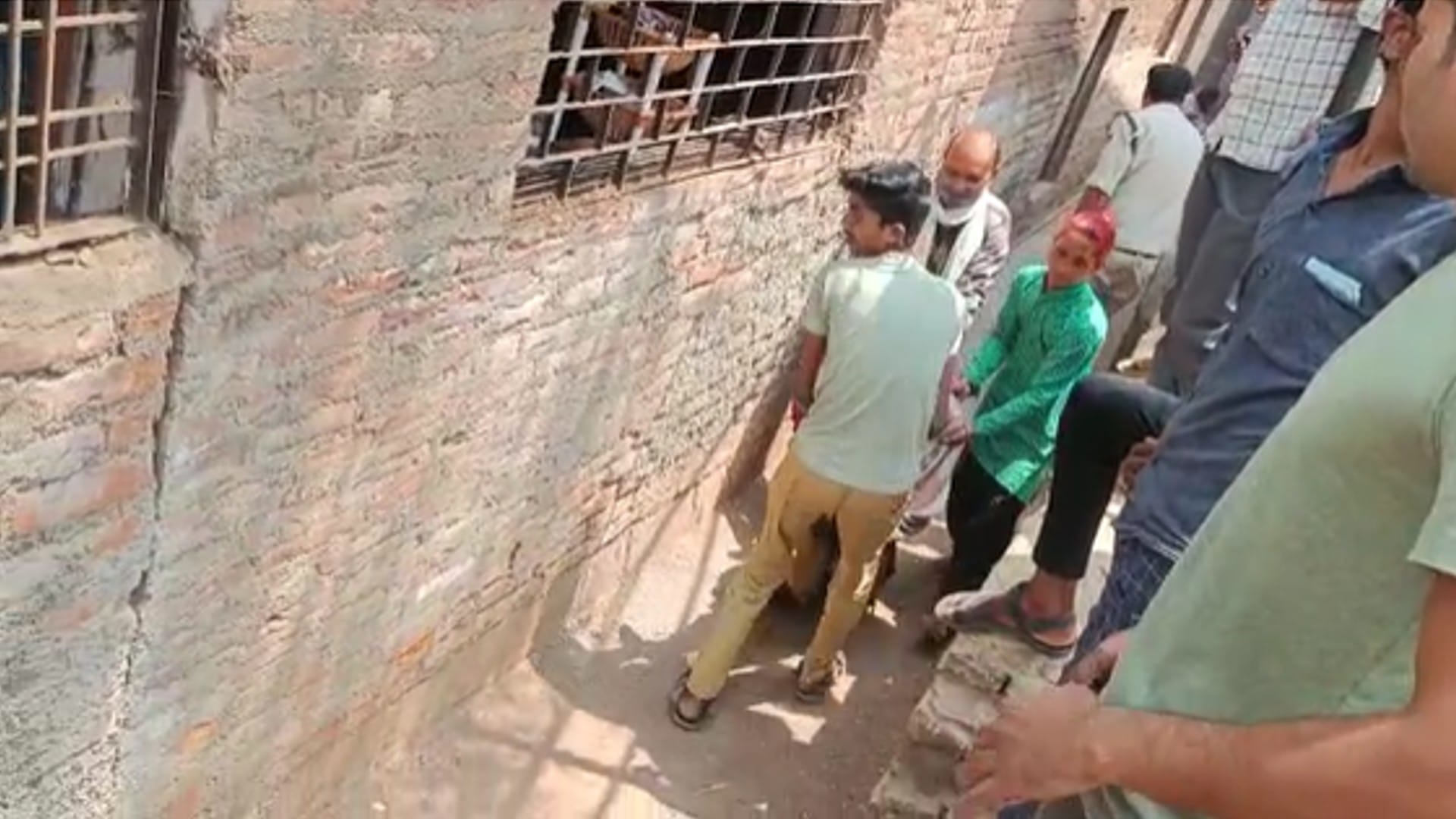 Shivpuri: Explosion in firecracker factory, many people got injured in the accident,