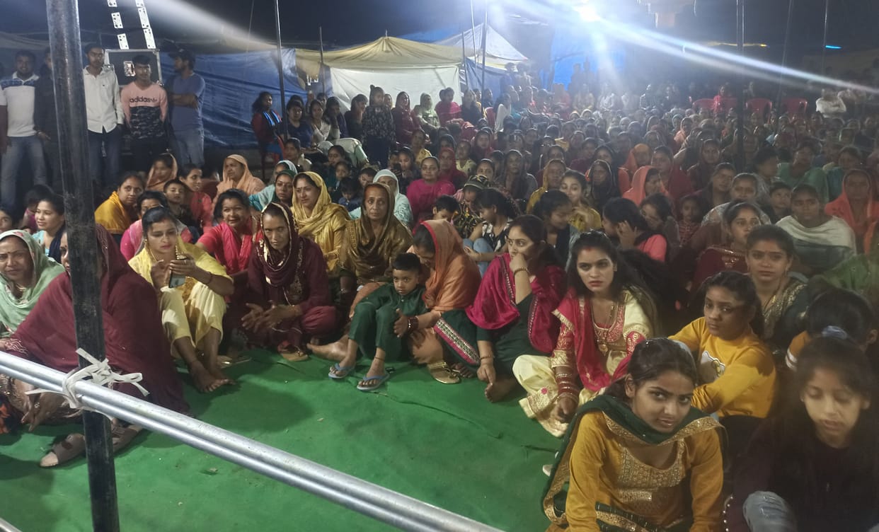 Chitta Tera Chola Kala Dora..song, banandar fair