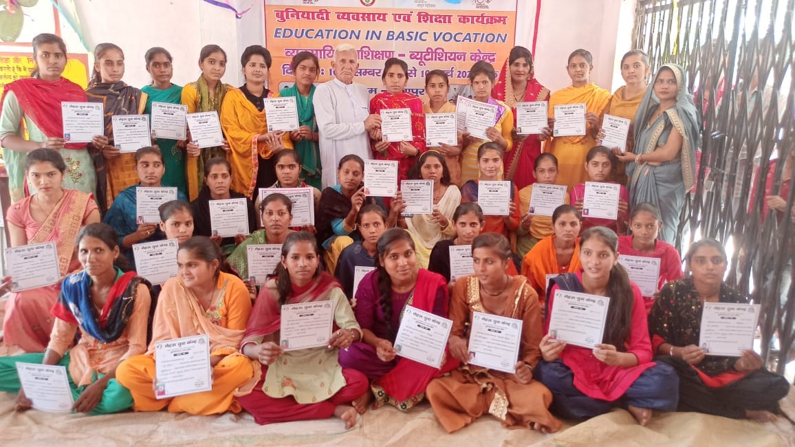 Certificates distributed to the participants