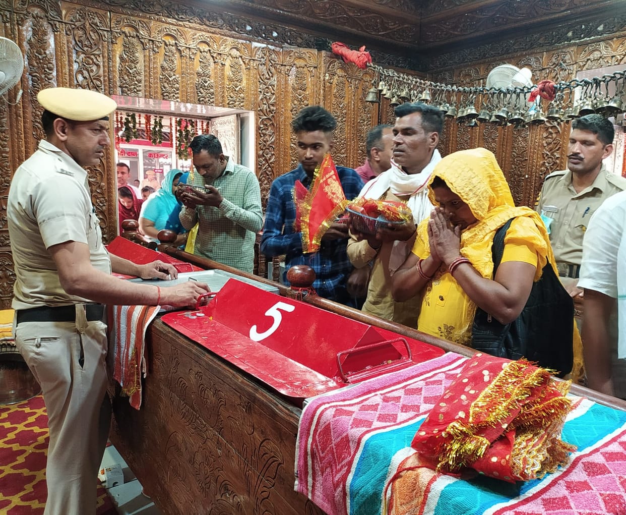 8500 people worship mata balasundri trilokpur on 11 day of navratra
