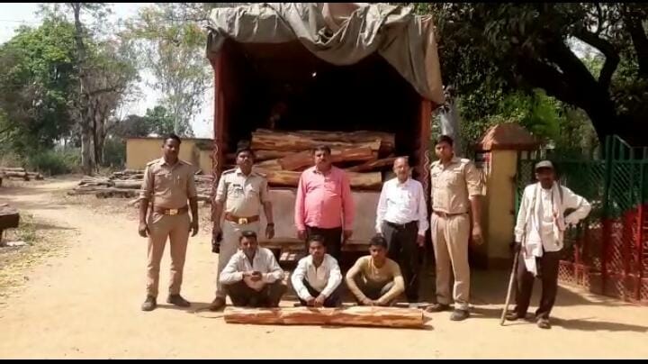 Three arrested with khair wood laden on DCM