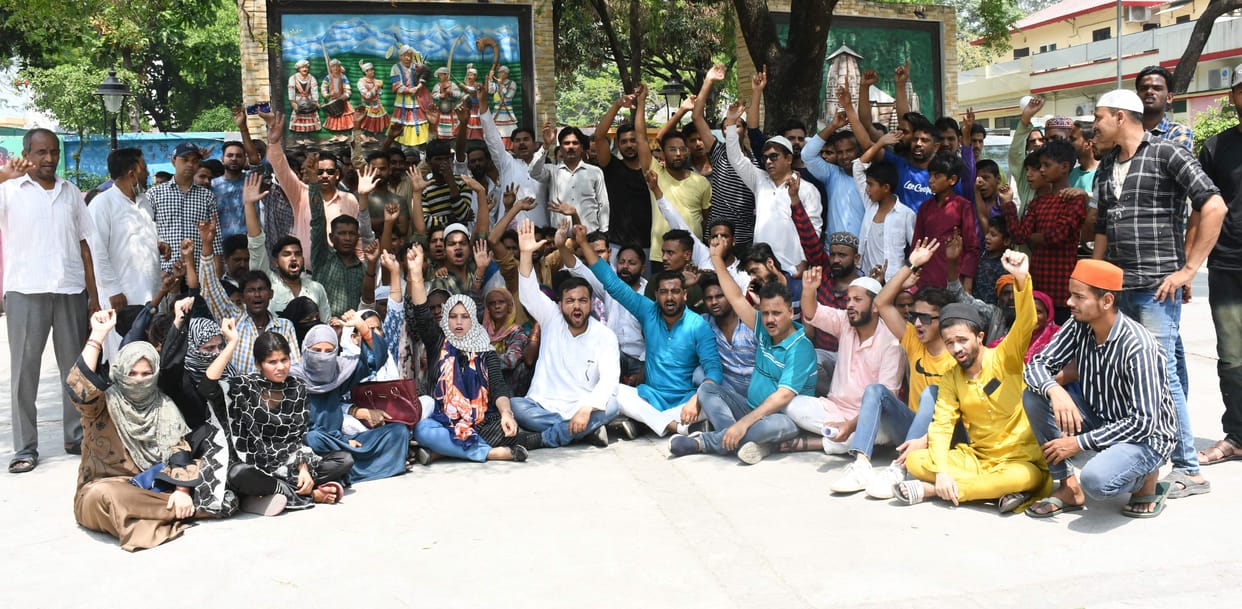 decision on removal of atikraman from railway land  safe with highcourt