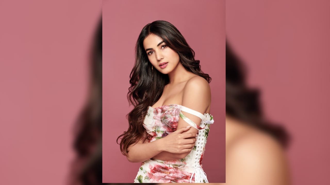 Photos of the Day Nushrratt Bharuccha Mrunal Thakur Mouni Roy Parineeti Chopra Kriti Sanon Shraddha Kapoor