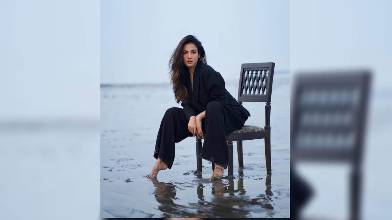 Sonal Chauhan Birthday made debut from film Jannat Will be Seen in Adipurush with prabhas saif ali khan News in Hindi