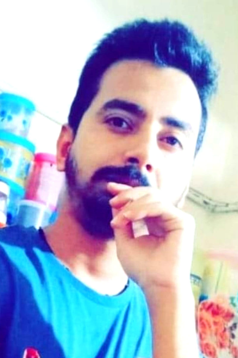 Class IV employee dies in suspicious circumstances