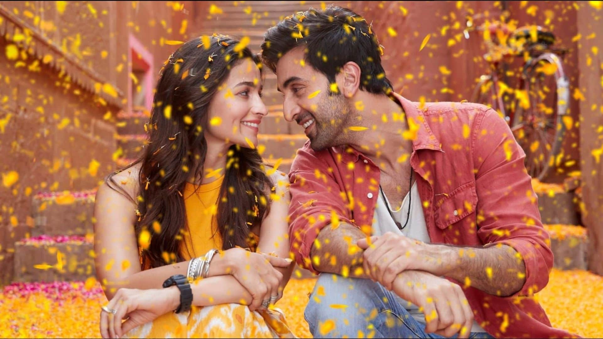 Ranbir Kapoor and Alia Bhatt Wedding venue is decorated with Bangalore’s chrysanthemums and button flowers