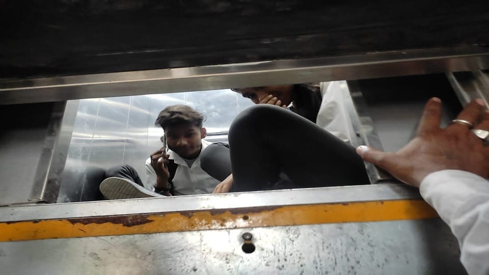 Students stuck in the lift of the Agra University Sanskriti Bhavan for an hour
