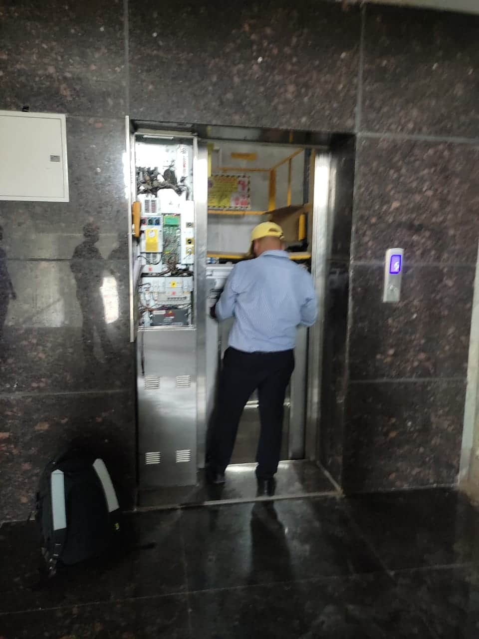Students stuck in the lift of the Agra University Sanskriti Bhavan for an hour