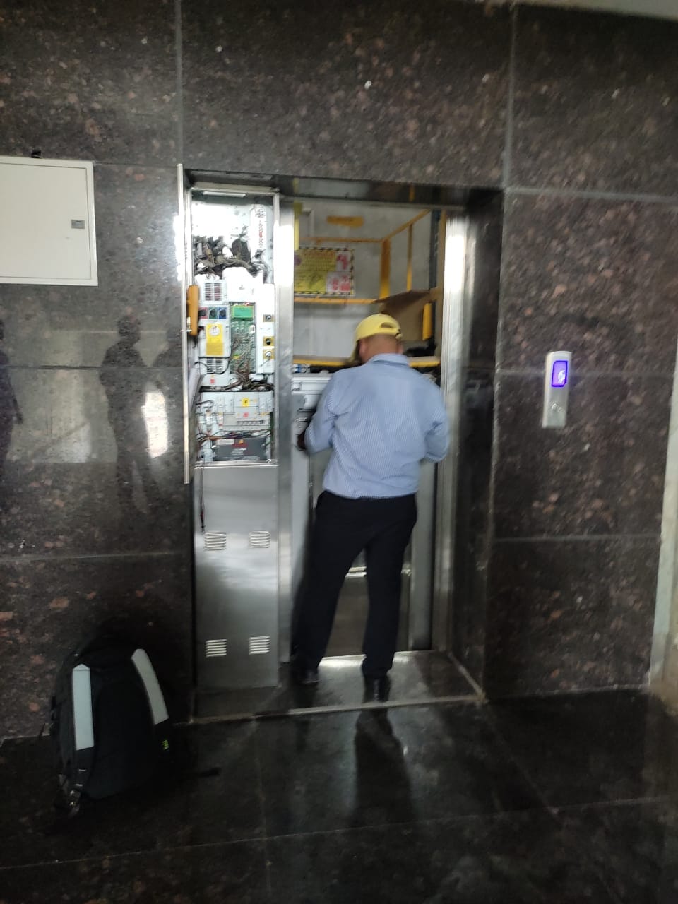 Students stuck in the lift of the Agra University Sanskriti Bhavan for an hour