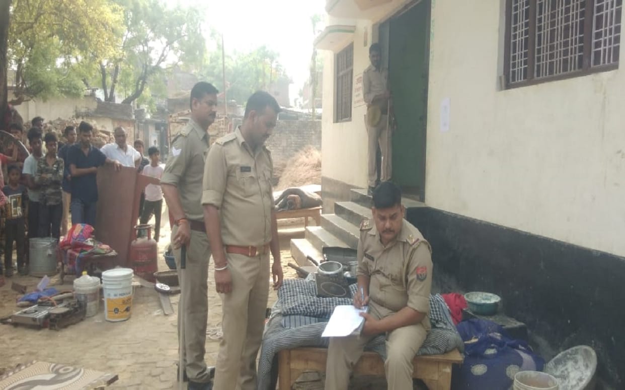 Former MLA sarvesh kumar singh Seepu murder case azamgarh police kurk house of absconding accused after court oder