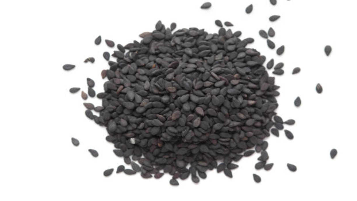 Kale Til Ke Upay Astrology These Measures of Black Sesame Will Change Your Luck in Hindi